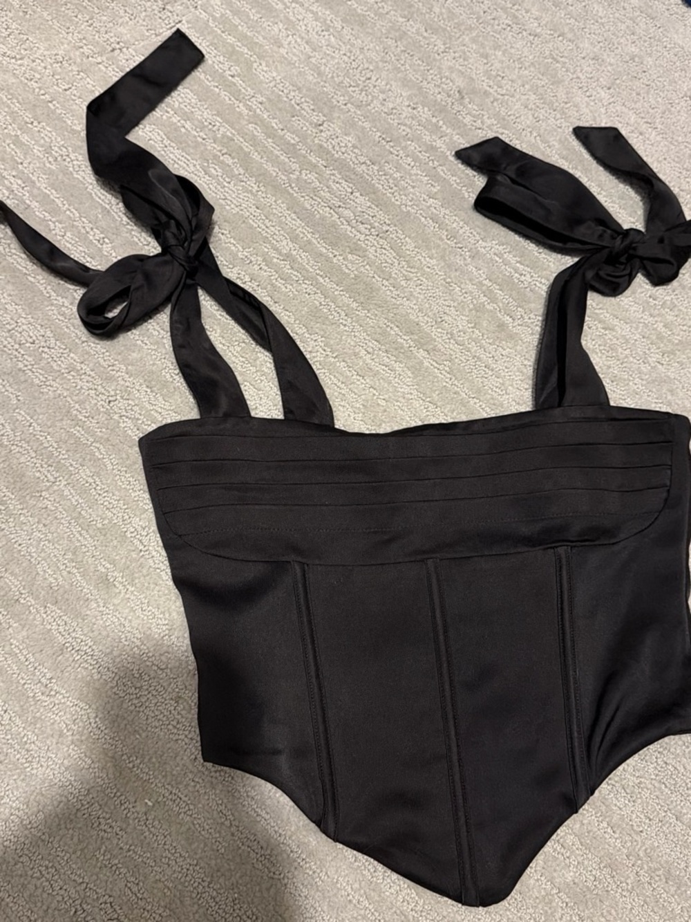 White Fox Boutique Black Tie-Shoulder Crop Top